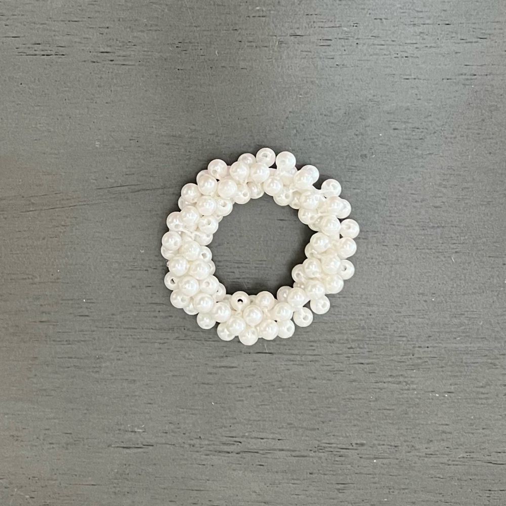 Bright White Neutral Pearl Bead on Matching Elastic Hair Tie Ponytail Holder MOP